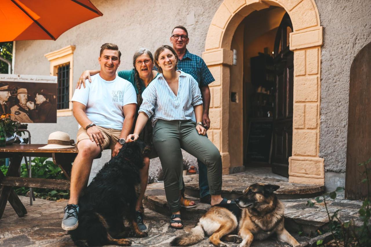 Kultur Weingut Kaestenburg Ratsch an der Weinstrasse Exterior photo